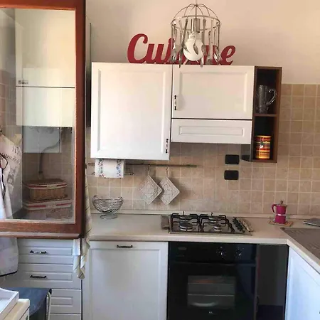 Beautiful Just A Short Walk From The Sea Apartment *