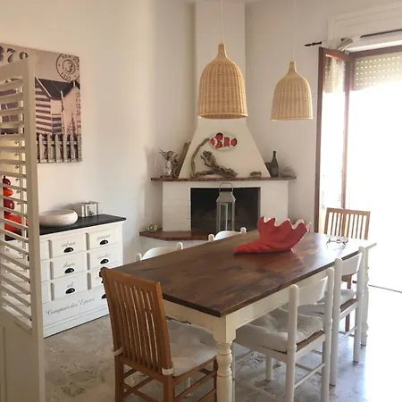 Apartment Beautiful Just A Short Walk From The Sea